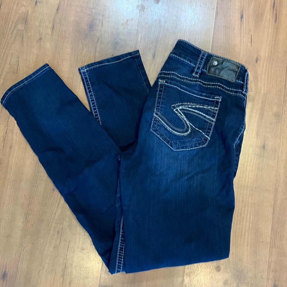 Silver Suki Super Stretch Dark Wash Jeans. Skinny Straight Leg Denim